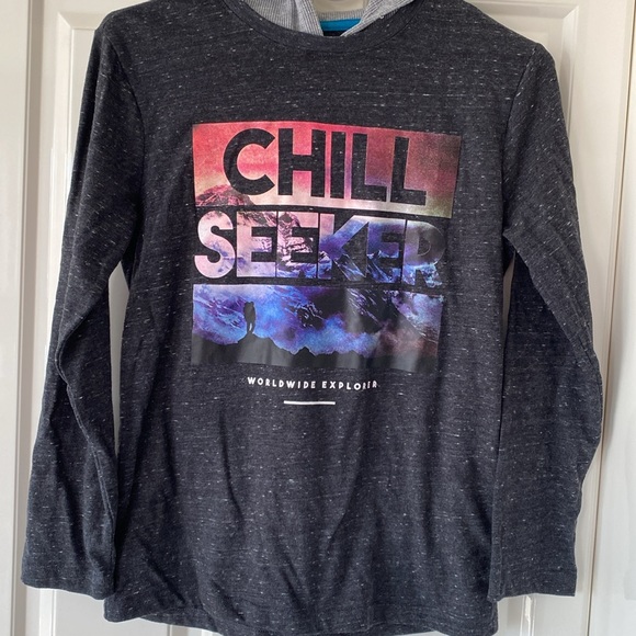 Old Navy Boy’s long sleeve tee - Picture 2 of 8